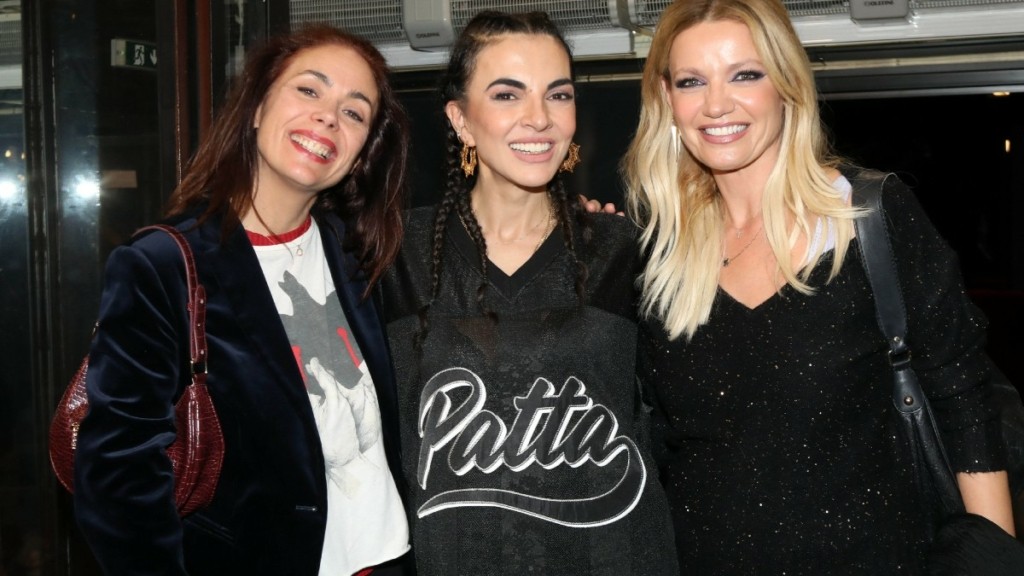 ”Singles”: Reunion για τις πρωταγωνίστριες της σειράς – Πόζαραν μαζί μετά από 16 χρόνια