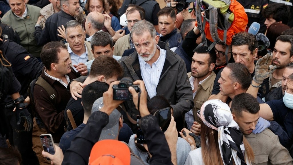 Πέδρο Σάντσεθ: Πήρε θέση για την επίθεση από πλημμυροπαθείς – «Καταδικάζω τη βία»