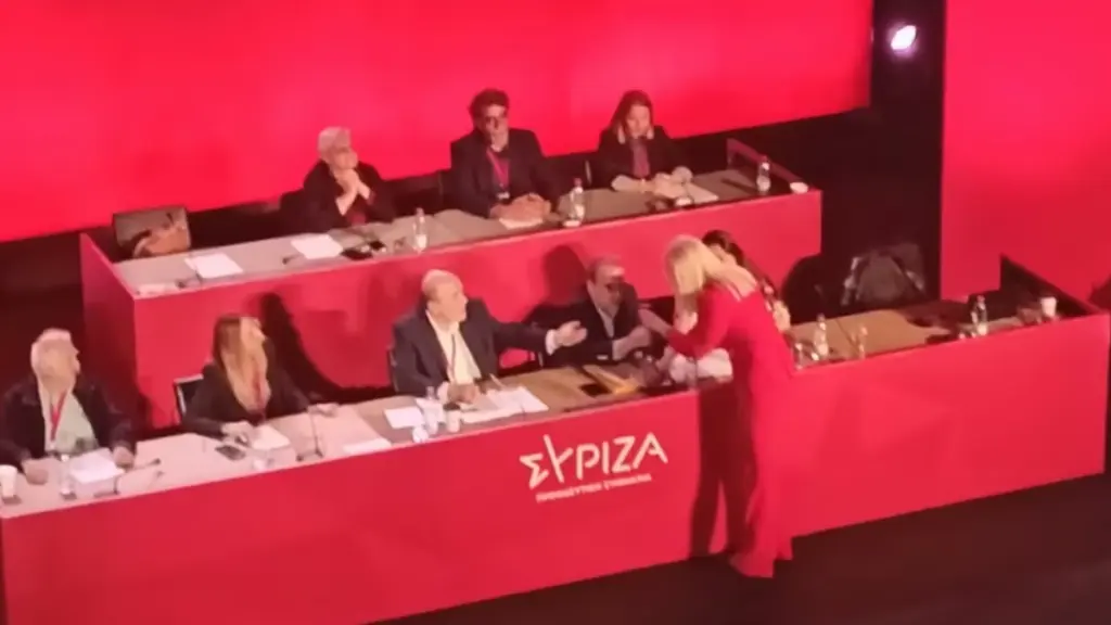 Συνέδριο ΣΥΡΙΖΑ: Η στιγμή της έντασης ανάμεσα σε Τζάκρη και Μαντζουράνη