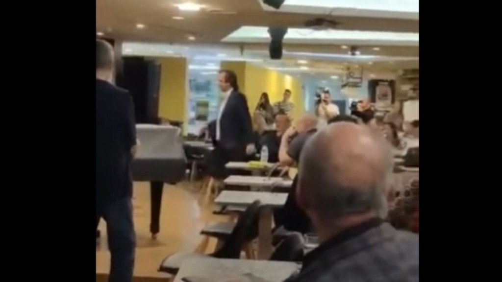 Ένταση μεταξύ Τατσόπουλου και Καραγιάννη – «Μου πέταξε εικόνα της Παναγίας στο κεφάλι» λέει ο δεύτερος