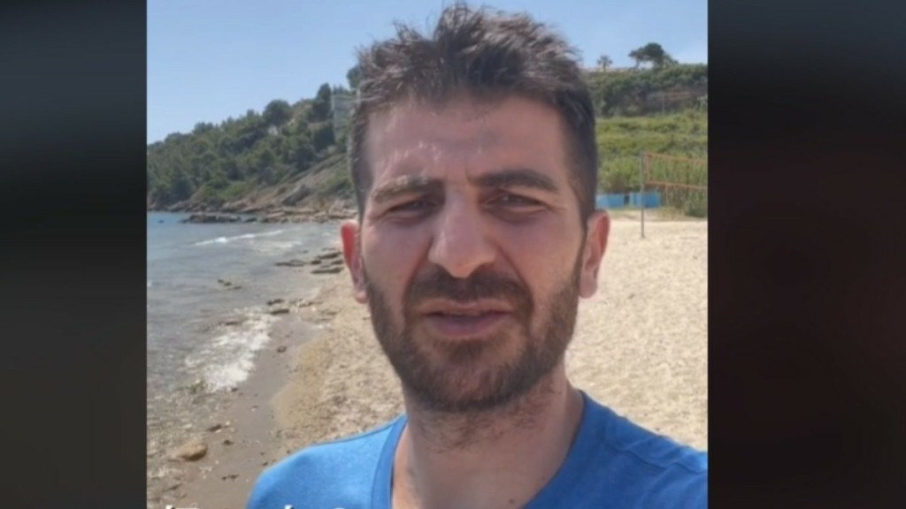 Ο viral τεχνικός του TikTok και ο ερημίτης αντί της τεχνολογίας πατέρας του