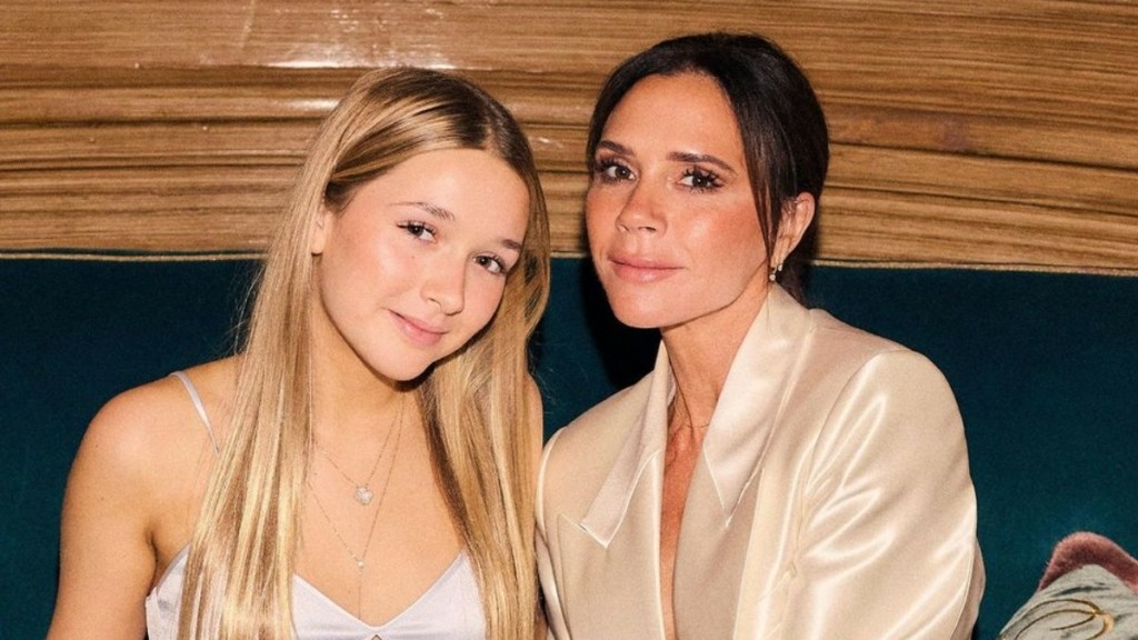 Βικτόρια Μπέκαμ: Τιμήθηκε από το Harper’s Bazaar – Η βράβευση από την κόρη της και τα συγκινητικά λόγια