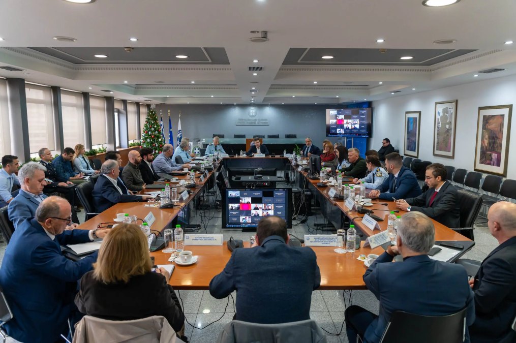 ΕΛ.ΑΣ: Ημερίδα για την παράνομη διακίνηση αλκοολούχων ποτών παρουσία του Μιχάλη Χρυσοχοΐδη