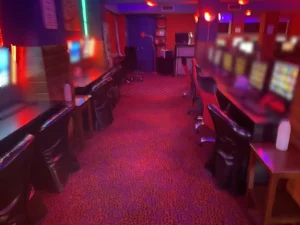 Παράνομος τζόγος: Πρόστιμα έως 800.000 ευρώ, αυτόματο “κλείδωμα” ιστοτόπων και έλεγχοι σε “influencers”