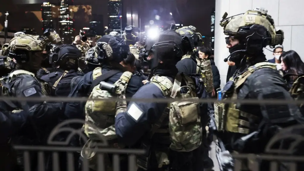 Νότια Κορέα: Το νοτικορεατικό νόμισμα υποχωρεί έναντι του δολαρίου μετά την κήρυξη στρατιωτικού νόμου