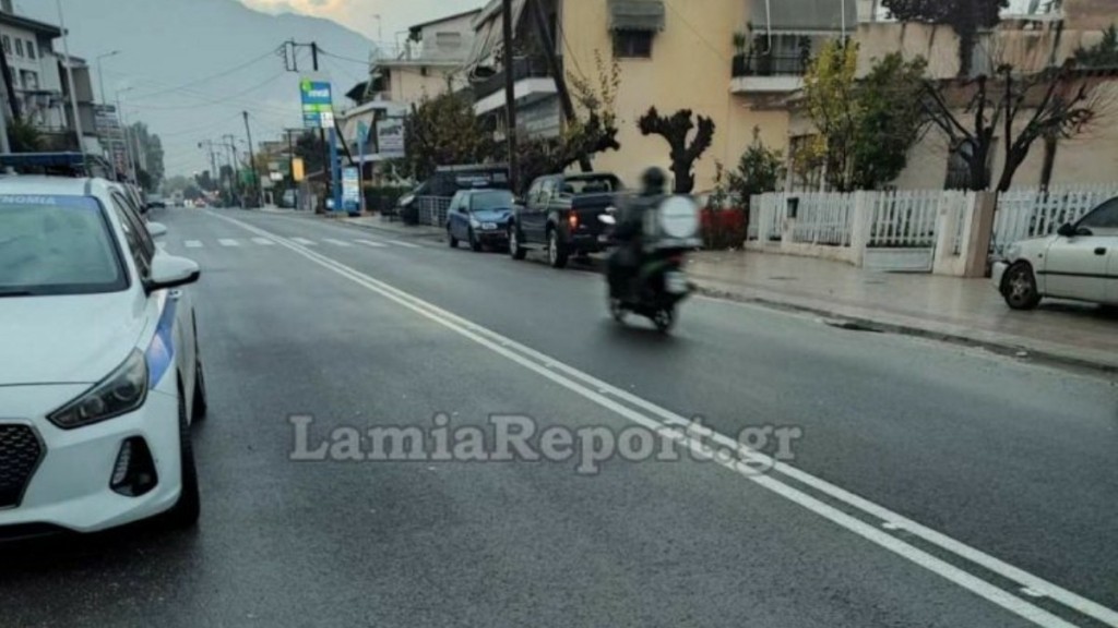 Λαμία: Μηχανάκι παρέσυρε κοπέλα και την εγκατέλειψε αβοήθητη