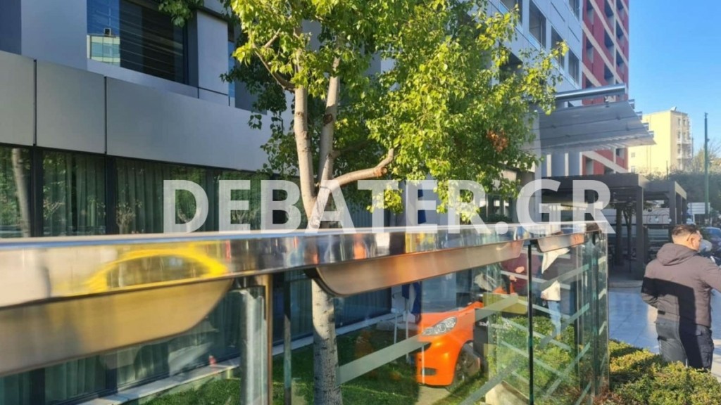 Νεκρή η 65χρονη που έπεσε από τον έβδομο όροφο ξενοδοχείου στο κέντρο της Αθήνας