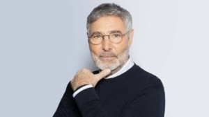 Αθερίδης μετά τα σχόλια για τον Χρυσοχοΐδη: “Δεν με ενδιαφέρουν οι άνθρωποι με τυφλό μίσος – Εύσημο να σε κατηγορούν αυτοί που απεχθάνεσαι”