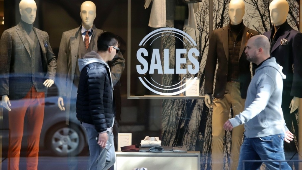 Χειμερινές εκπτώσεις: Ανοικτά τα καταστήματα την Κυριακή – Το ωράριο λειτουργίας