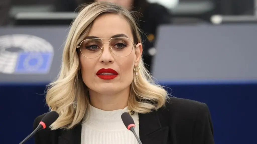 Ελεονώρα Μελέτη: Έντονη αντιπαράθεση με Ευρωβουλευτή στην ολομέλεια για τη χυδαία του τοποθέτηση προς τους ομοφυλοφίλους