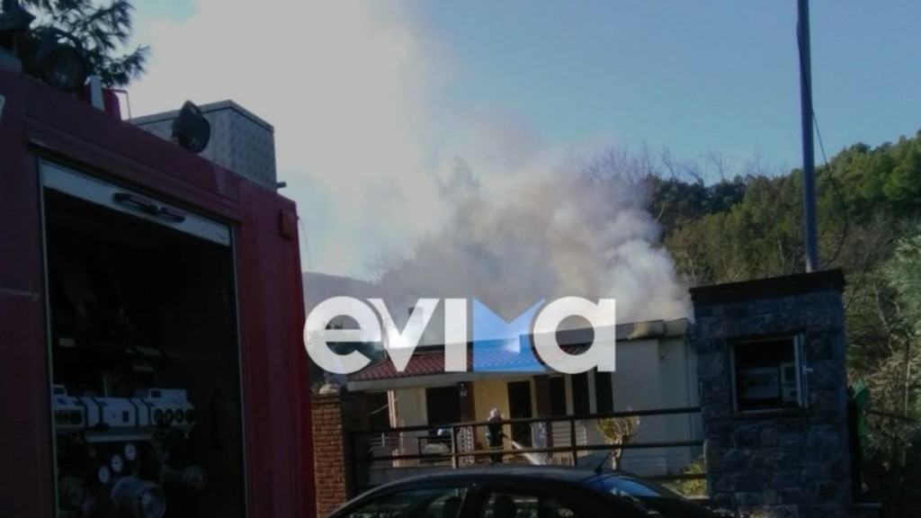 Εύβοια: Μονοκατοικία τυλίχθηκε στις φλόγες (pics)