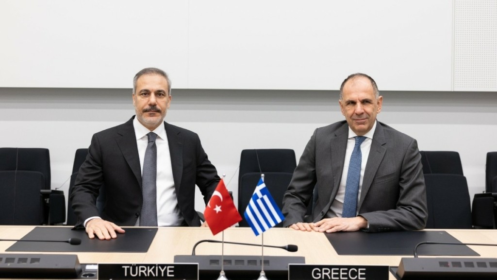 Γ. Γεραπετρίτης: Συνάντηση με τον Χακάν Φιντάν στις Βρυξέλλες