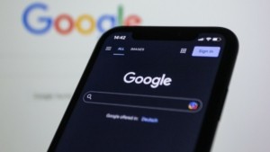 Ιστορική νίκη για τη Google σε αντιμονοπωλιακή δίκη