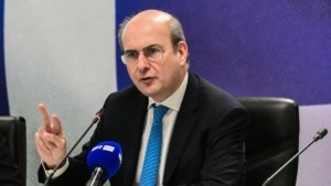 Χατζηδάκης: Η μεγάλη μείωση της ανεργίας και της φορολογίας των νέων είναι κοινωνική πολιτική στην πράξη