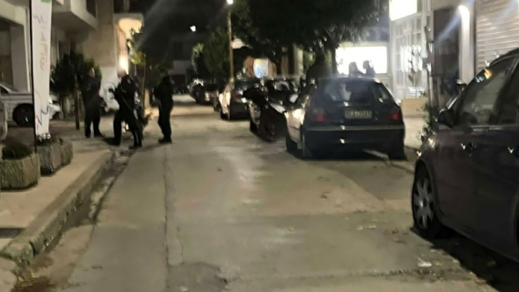Λάρισα: Ανήλικο κορίτσι παρασύρθηκε από αυτοκίνητο – Μεταφέρθηκε στο νοσοκομείο