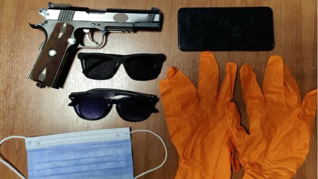 Συνελήφθη 51χρονος που λήστευε φαρμακεία και καταστήματα στη Βορειοανατολική Αττική υπό την απειλή όπλου