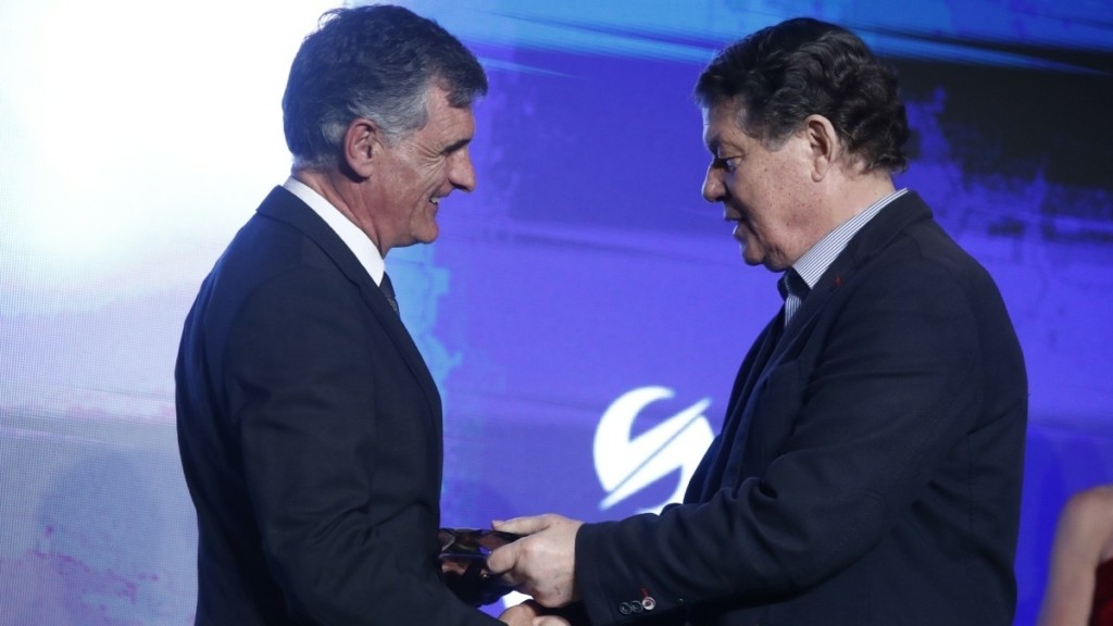 ΠΣΑΠΠ: Βραβεύτηκε από τον Ρεχάγκελ ο Μεντιλίμπαρ