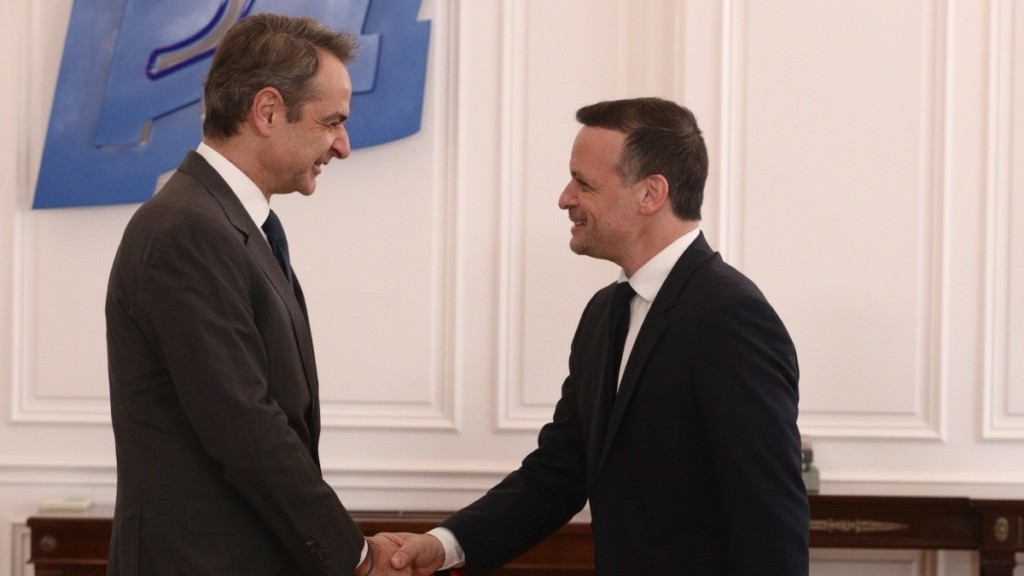 Συνάντηση Μητσοτάκη-Δούκα: “Η κυβέρνηση είναι ανοιχτή για να έχουμε την καλύτερη δυνατή συνεργασία”