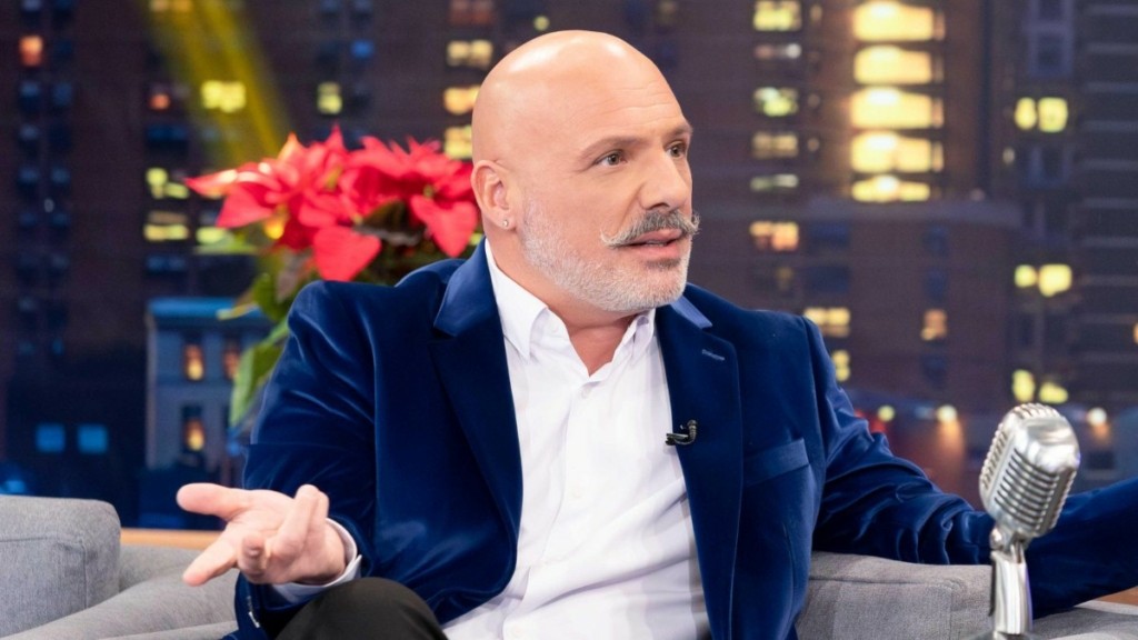 Νίκος Μουτσινάς: Τι αποκάλυψε για την προσωπική του ζωή – «Είναι αρκετά τα χρόνια που είμαι μόνος μου»