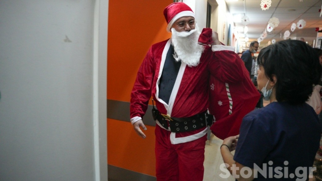Κίνηση αγάπης με επίσκεψη του Άγιου Βασίλη στην παιδιατρική κλινική του Νοσοκομείου Μυτιλήνης