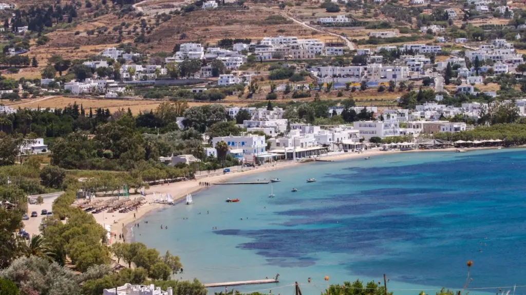 Πάρος: Κλειστά σχολεία και δημοτικά κτήρια μέχρι τις 17 Φεβρουαρίου λόγω της σεισμικής δραστηριότητας