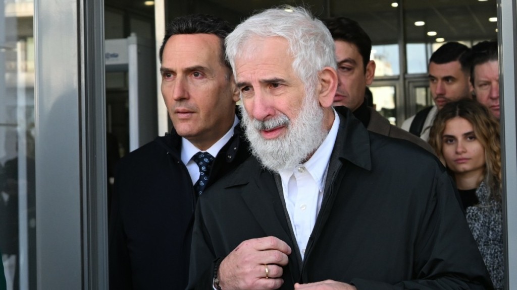 Πέτρος Φιλιππίδης: Ξεκινά η δίκη του ηθοποιού στο Εφετείο – Στο πλευρό του η Ελπίδα Νίνου
