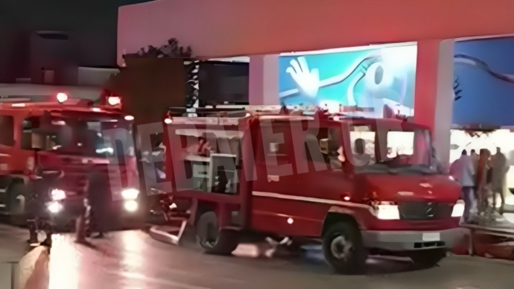 Υπό έλεγχο η φωτιά που ξέσπασε στα Jumbo στον Πειραιά