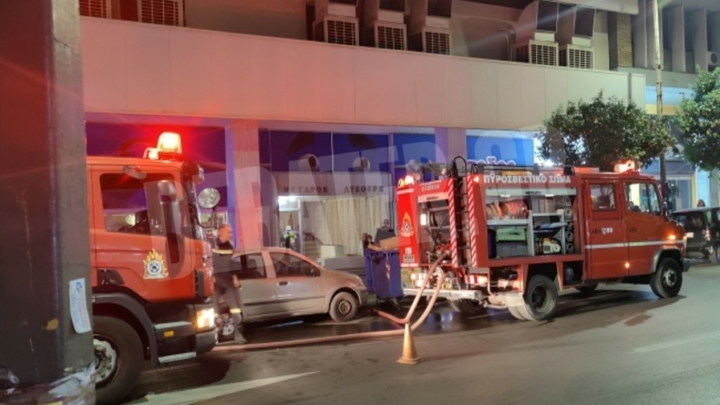 Φωτιά σε αποθηκευτικό χώρο στα Jumbo του Πειραιά – Εκκενώθηκε το κτίριο