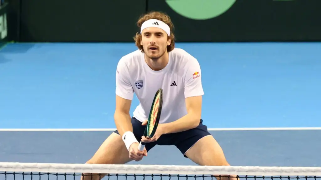 Στέφανος Τσιτσιπάς: Αποσύρθηκε από το Wimbledon μετά από πρόβλημα στη μέση