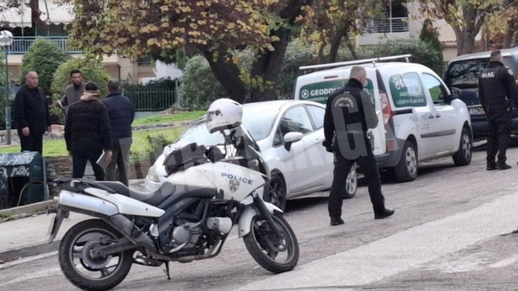 Επίθεση με μαχαίρι στη Βάρκιζα: Τέσσερις δράστες τραυμάτισαν 50χρονο και διέφυγαν – Νοσηλεύεται εκτός κινδύνου