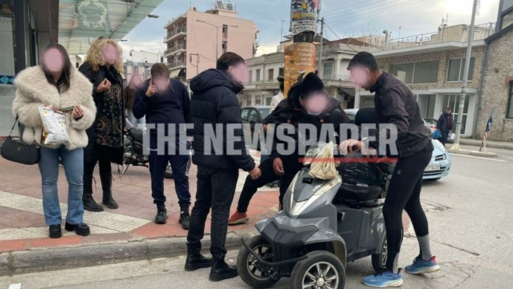 Βόλος: Αυτοκίνητο παρέσυρε ΑμεΑ με αμαξίδιο και τον εγκατέλειψε (pics)