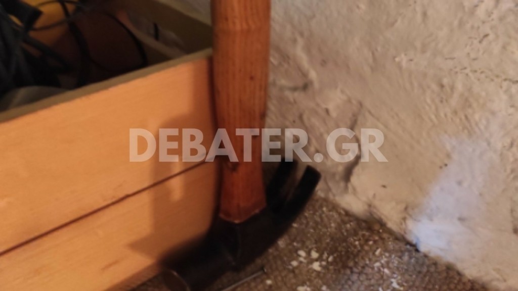 Γυναικοκτονία Αμπελόκηποι: Τα ντοκουμέντα της φρίκης από το σπίτι που ο 39χρονος σκότωσε με σφυρί τη γυναίκα του