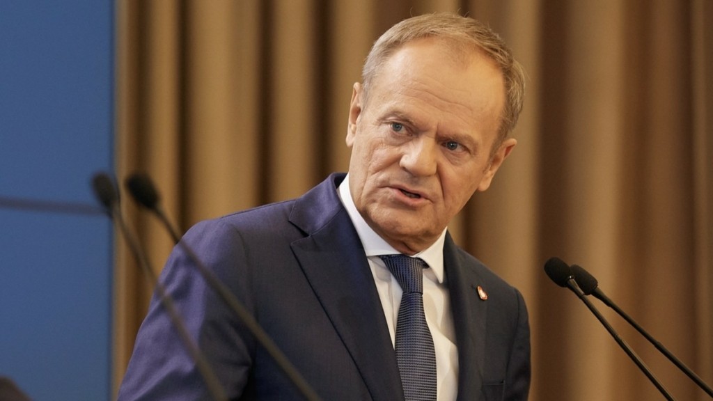 Ντόναλντ Τουσκ: «Πολλά υποσχόμενη η πρόταση Μακρόν για το γαλλικό πυρηνικό οπλοστάσιο»