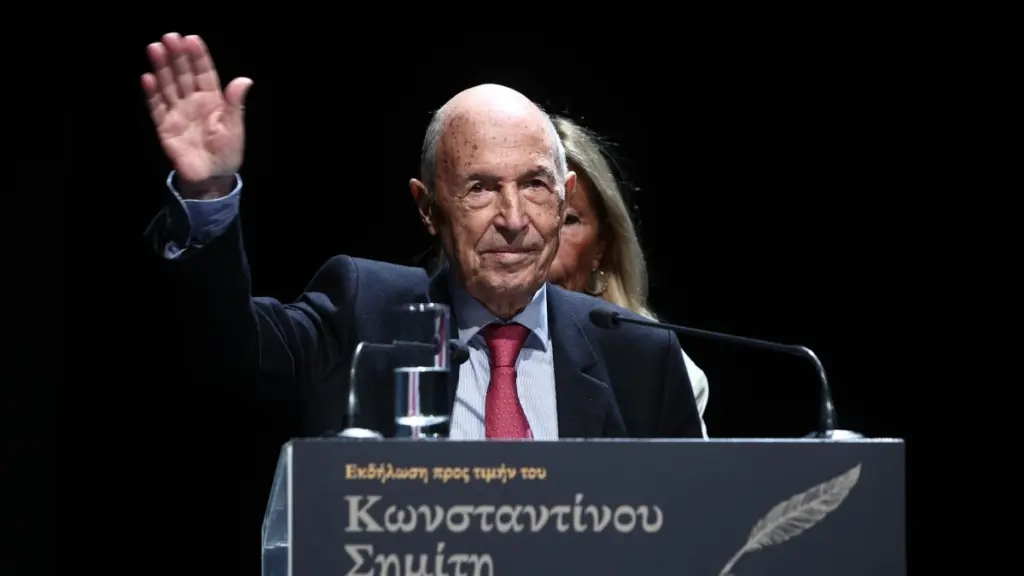 Κώστας Σημίτης: Ο πολιτικός κόσμος αποχαιρετά και τιμά τον πρώην Πρωθυπουργό – «Οραματιστής κι ευρωπαϊστής»