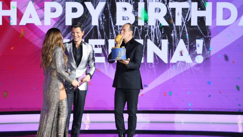 Eurovision 2025: Η συγκίνηση της Έλενας Παπαρίζου με την έκπληξη για τα γενέθλιά της – H τούρτα – υπερπαραγωγή