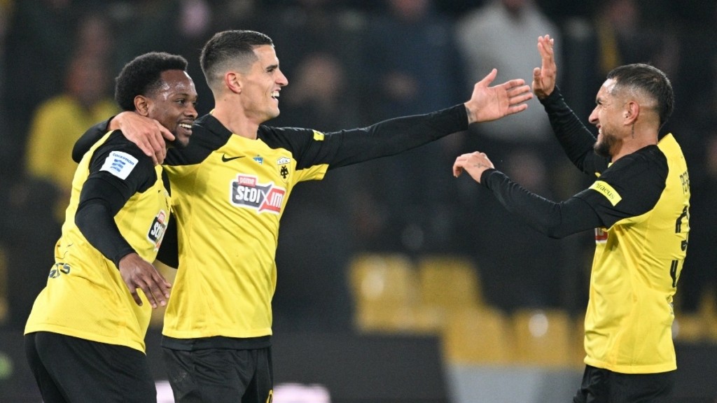 ΑΕΚ – Athens Kallithea 2-0: «Χόρεψε» στη βροχή και συνεχίζει τη μάχη για το πρωτάθλημα