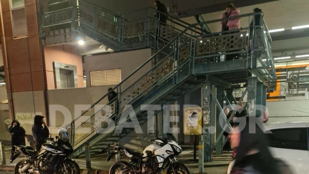 Νεκρός ο 70χρονος άνδρας που έπεσε  σε γραμμές του ΗΣΑΠ στον Άγιο Ελευθέριο 