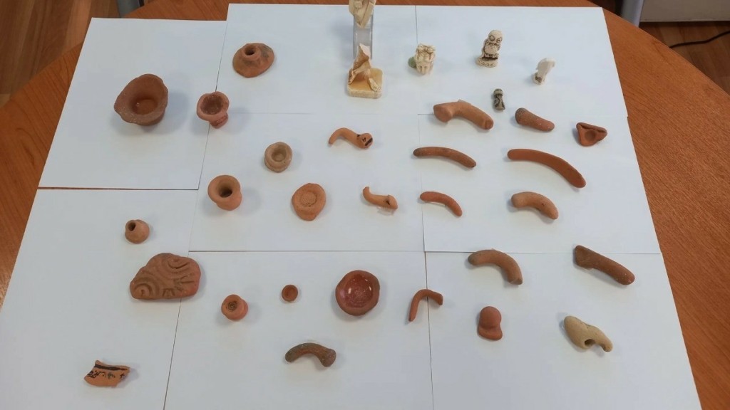 Αλλοδαπή διακινούσε και πωλούσε αρχαία αντικείμενα μέσω διαδικτύου