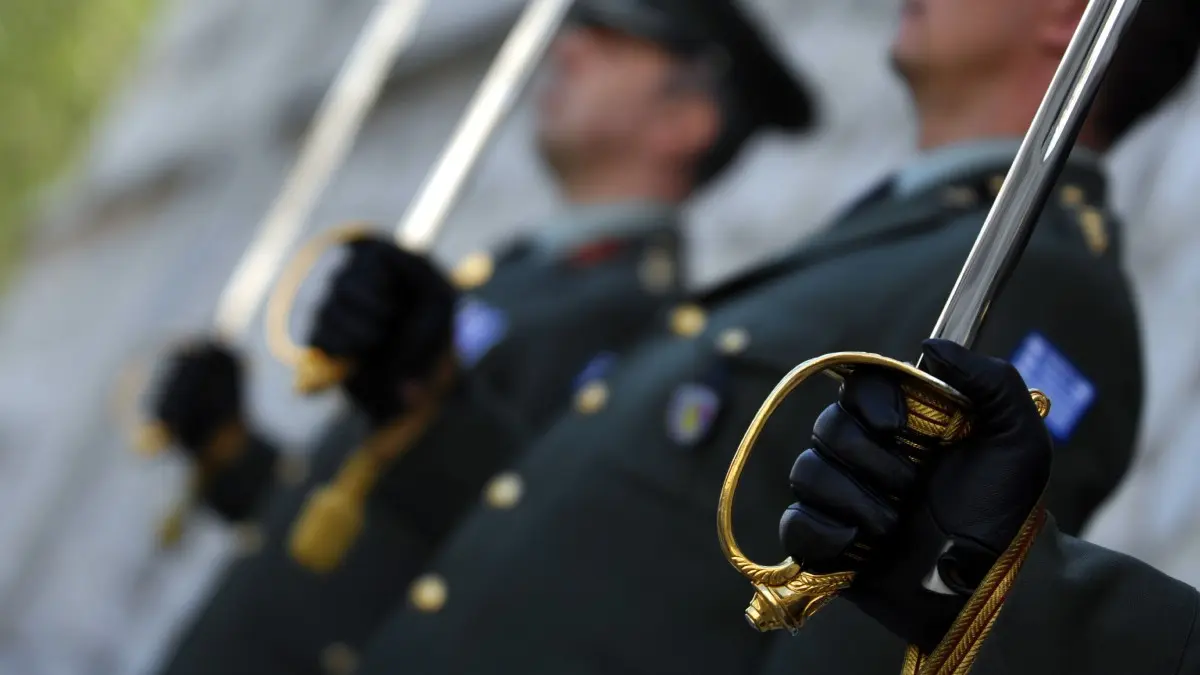 Έκτακτες κρίσεις αξιωματικών των Ενόπλων Δυνάμεων – Όλα τα ονόματα