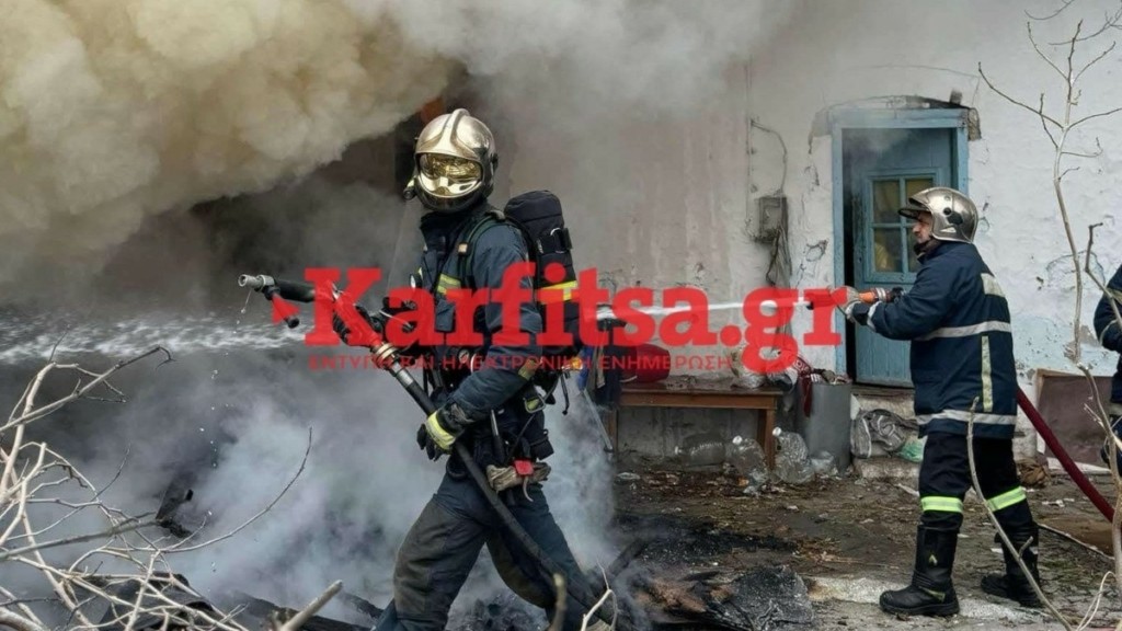 Θεσσαλονίκη: Φωτιά σε εγκαταλελειμμένο κτήριο (pic+vid)