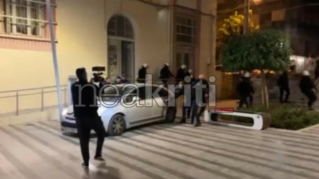Ηράκλειο: Φυγαδεύτηκαν από το δικαστήριο η μητέρα του βρέφους και ο σύντροφός της – Ντύθηκαν αστυνομικοί
