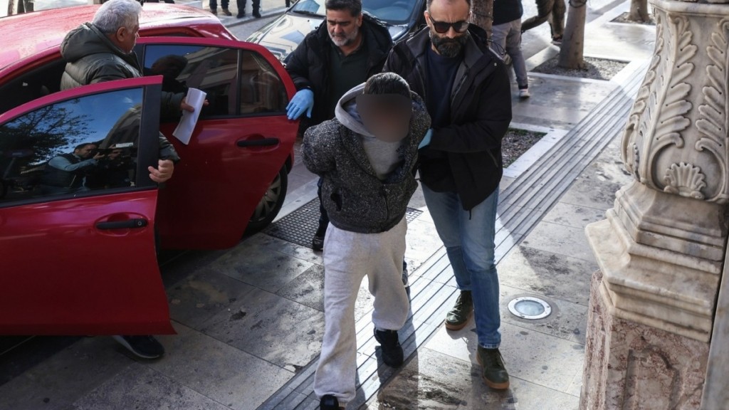 Γιαννάκος για ξυλοδαρμό 3χρονου στο Ηράκλειο: “Αυτά τα τέρατα πρέπει να σαπίσουν στη φυλακή”