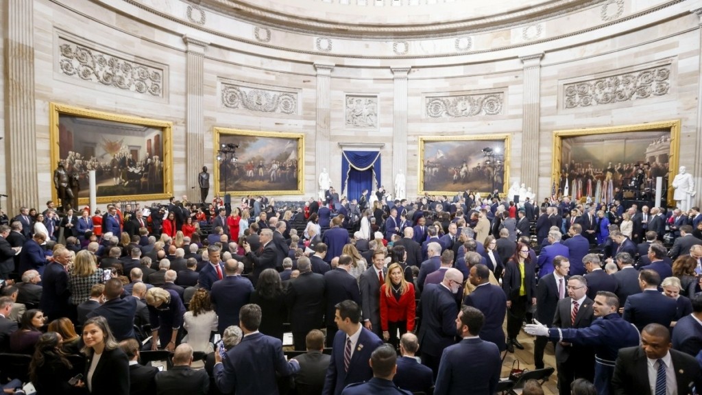 Τραμπ και Μπάιντεν έφτασαν στο Καπιτώλιο με την ίδια λιμουζίνα – Σε λίγο η ορκωμοσία του 47ου Προέδρου των ΗΠΑ