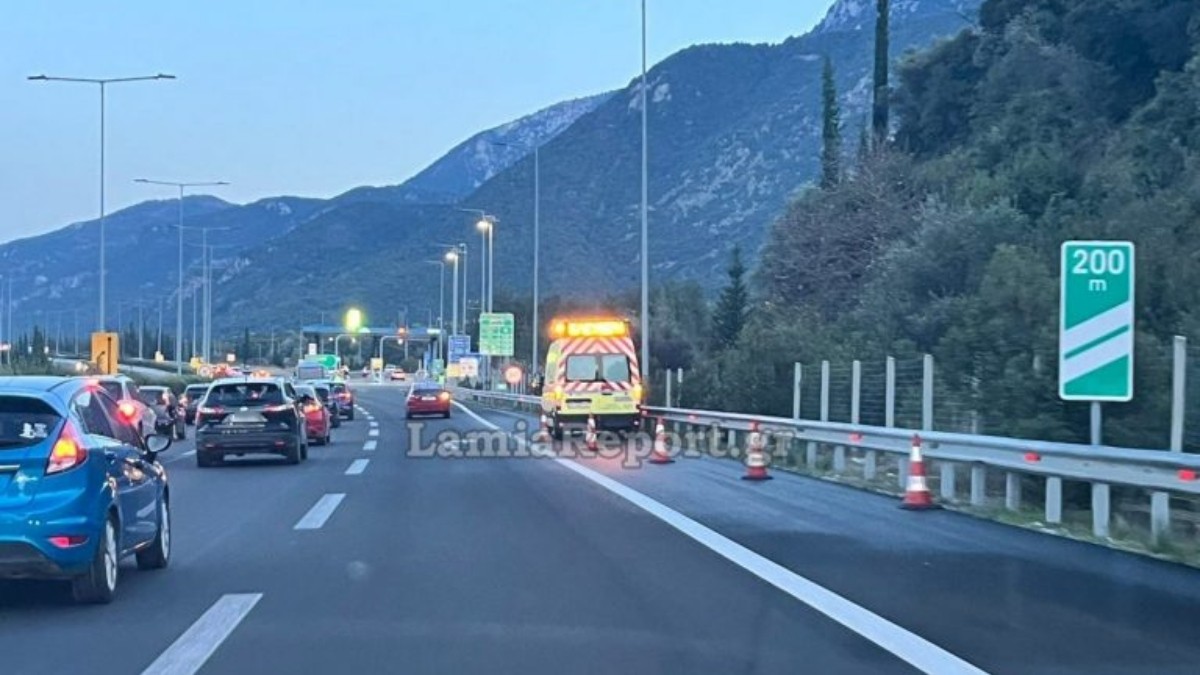 Μποτιλιάρισμα έξω από τη Λαμία λόγω της επιστροφής των εκδρομέων
