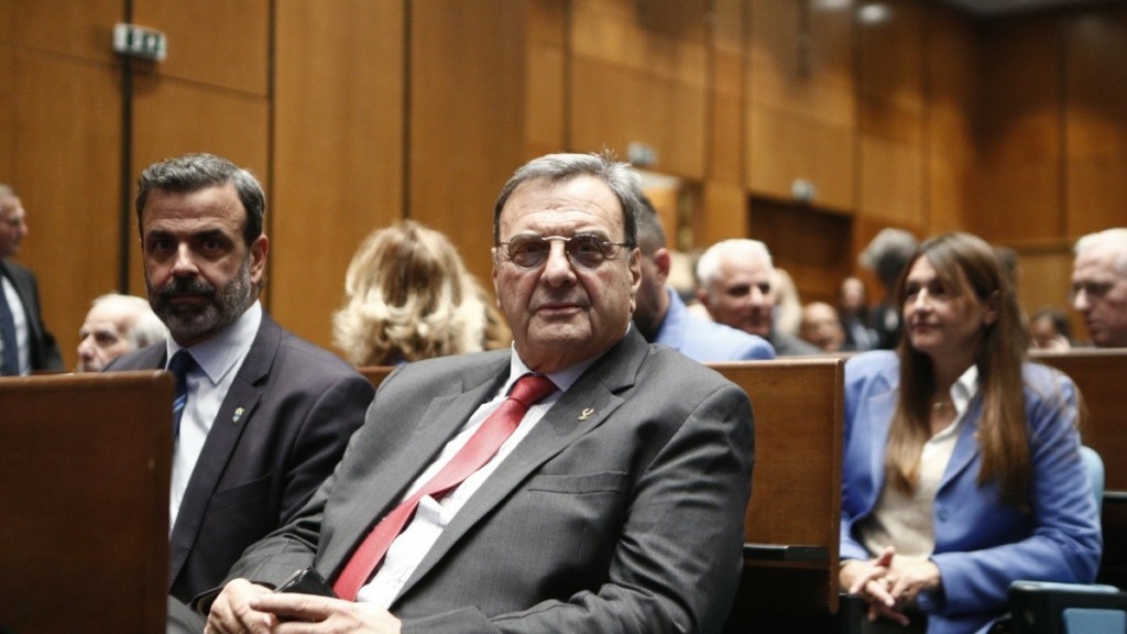 Ο Ισίδωρος Κούβελος διαδέχεται τον Σπύρο Καπράλο στην προεδρία της Ελληνικής Ολυμπιακής Επιτροπής