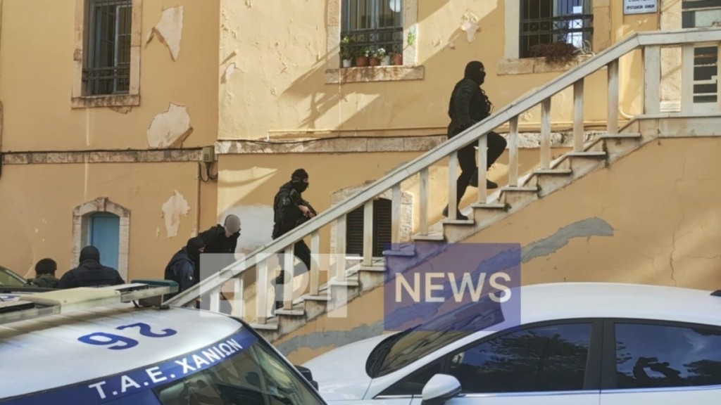 Κρήτη: Απολογούνται οι δύο συλληφθέντες για τις αποθήκες με όπλα, ναρκωτικά και εκρηκτικά