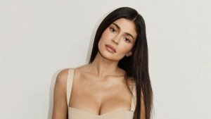 Η Kylie Jenner στην Ελλάδα – Από το Χόλιγουντ στα ελληνικά νησιά με περιουσία 700 εκατομμυρίων δολαρίων (βίντεο)