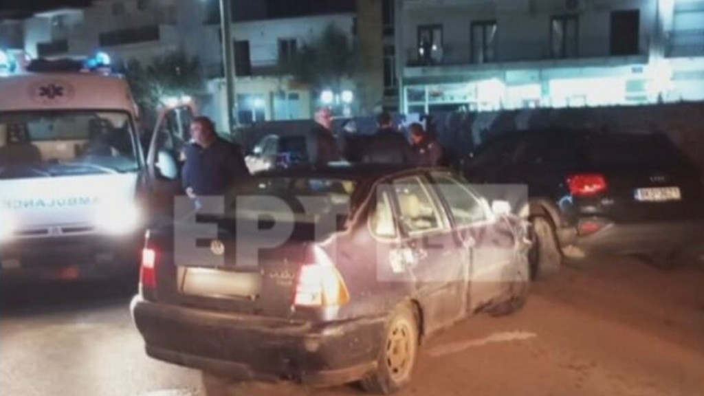 Λήμνος: Μεθυσμένος οδηγός χωρίς δίπλωμα έπεσε σε σταθμευμένα οχήματα και τραυμάτισε ηλικιωμένο