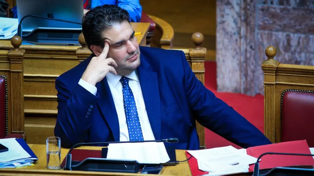 Υπουργείο Εσωτερικών: Επιστολική ψήφος για τους εκτός Ελλάδας εκλογείς και τριεδρική εκλογική περιφέρεια Απόδημου Ελληνισμού