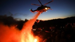 Γαλλία: Φωτιά σε τεράστια δασική έκταση κοντά στο Παρίσι – Έχει κάψει δεκάδες στρέμματα